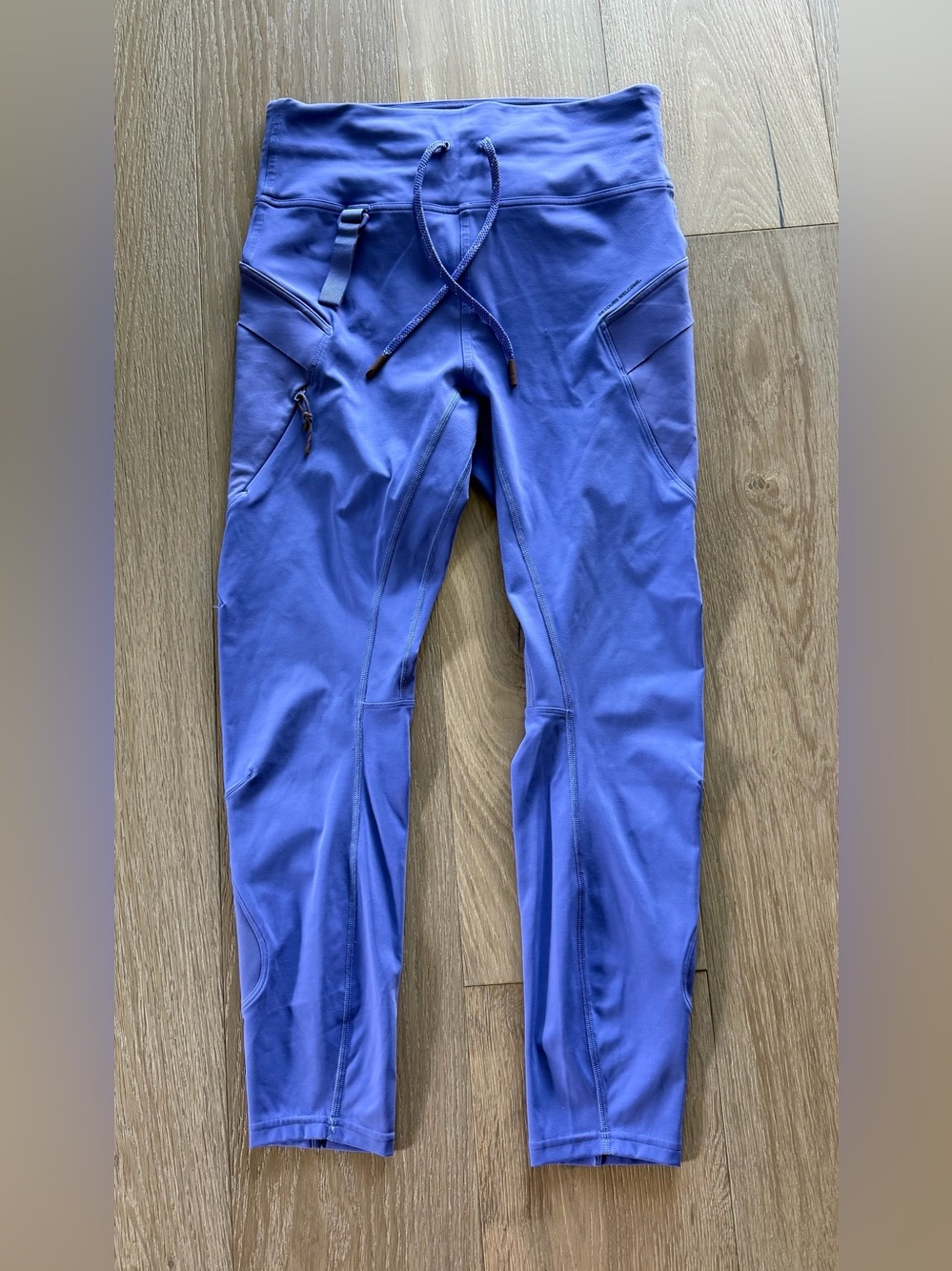 Lululemon Cargo Super-High-Rise Hiking Tight 25" in Charged Indigo - Picture 3 of 8